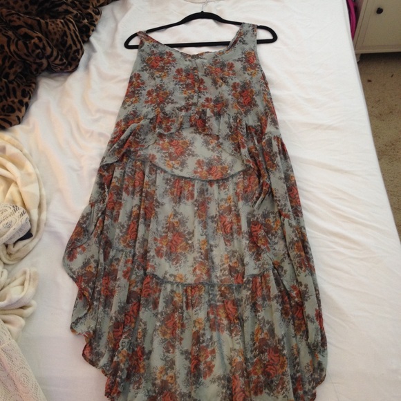 Floral high-low top