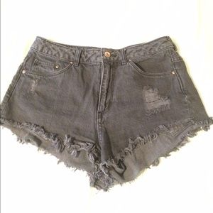 H&M black denim shorts with frayed bottoms
