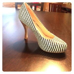 Black and white shoe dazzle heelsL OBO