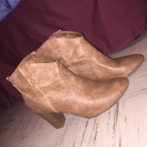 Old navy tan booties!