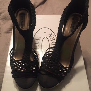 Black Steve Madden wedges