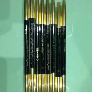 CHANEL LIPLINER- brand new Rose LIPLINER w brush