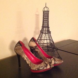 Snake Print Heels 🌟 PRICE DROP! 🌟