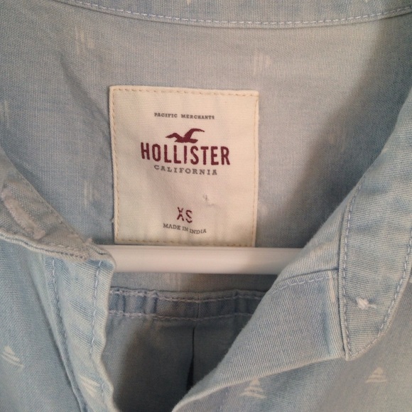 collared tank 🌸 - Picture 3 of 4