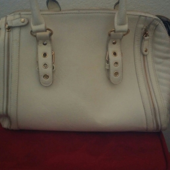 Purse - Picture 1 of 1