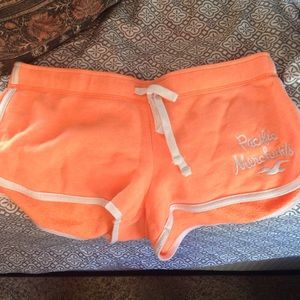 neon orange shorts💥