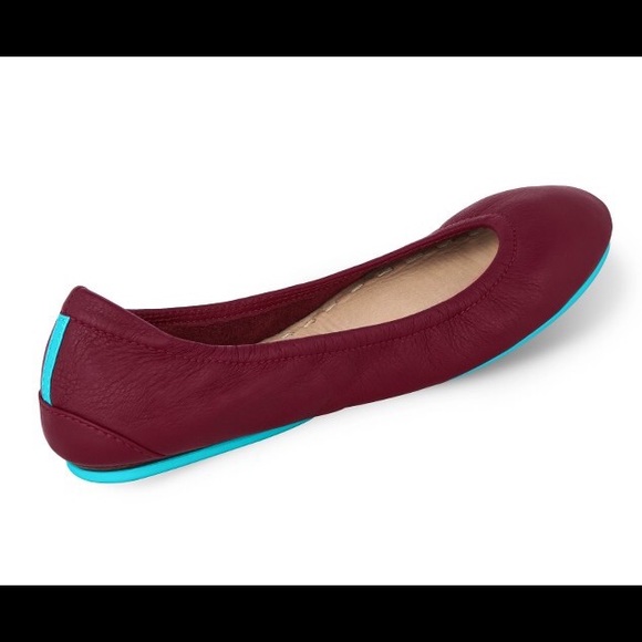 Burgundy tieks flats in perfect/ new condition