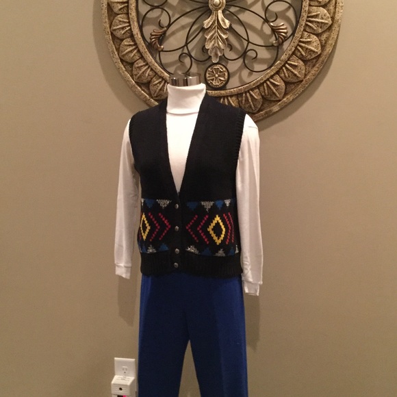SWEATER VEST - Picture 2 of 4