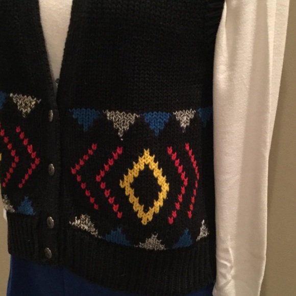 SWEATER VEST - Picture 3 of 4