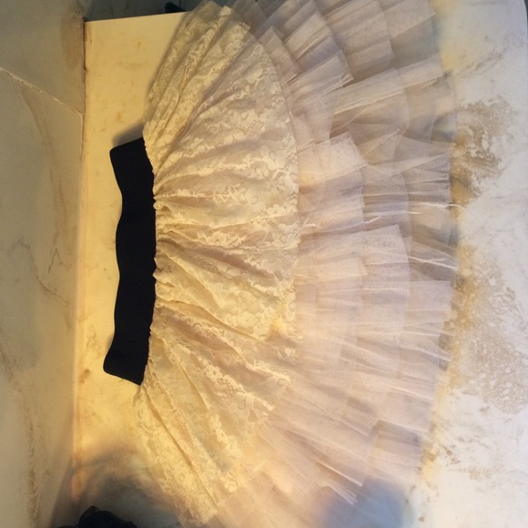 Cute tan tutu like skirt - Picture 1 of 1