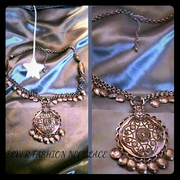 Silver Fashion Necklace - Picture 1 of 1