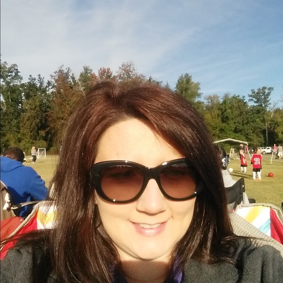 Meet your Posher, Danielle - Picture 1 of 1