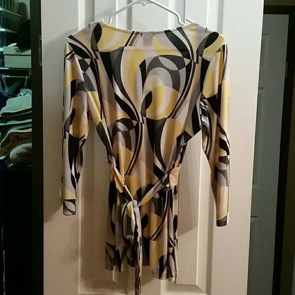 3/4 length top - Picture 2 of 2