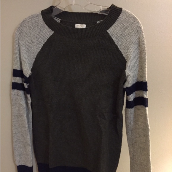 Jcrew size XS Sweater. Very soft and cute EUC