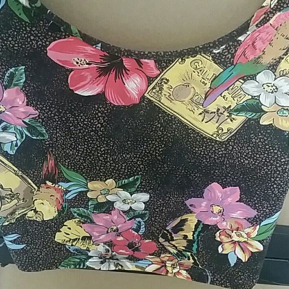 ❌🚫SOLD F21 Crop Top🚫❌ - Picture 2 of 4