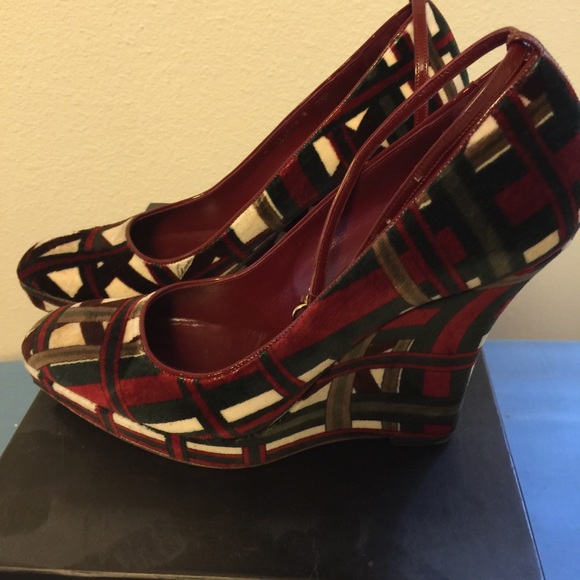 Gucci 85th Limited addition Jackie O Collection! - Picture 4 of 4