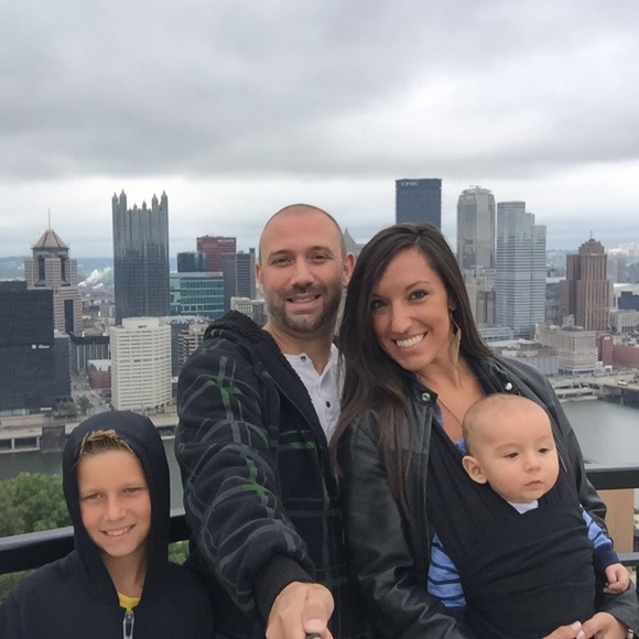 Meet your posher!! - Picture 3 of 4