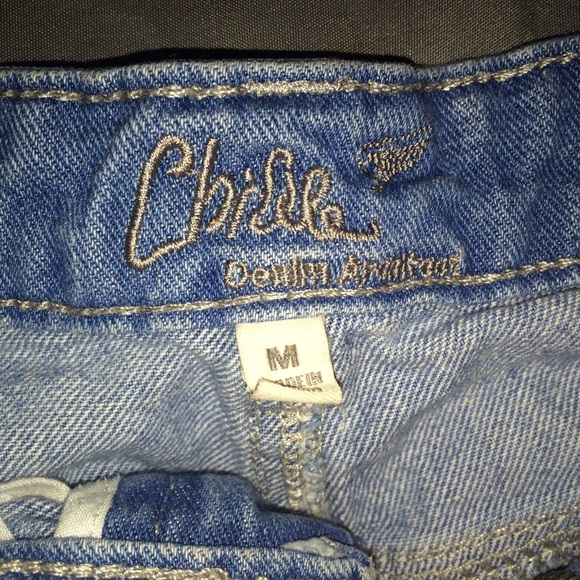 Ripped high waisted shorts - Picture 2 of 3