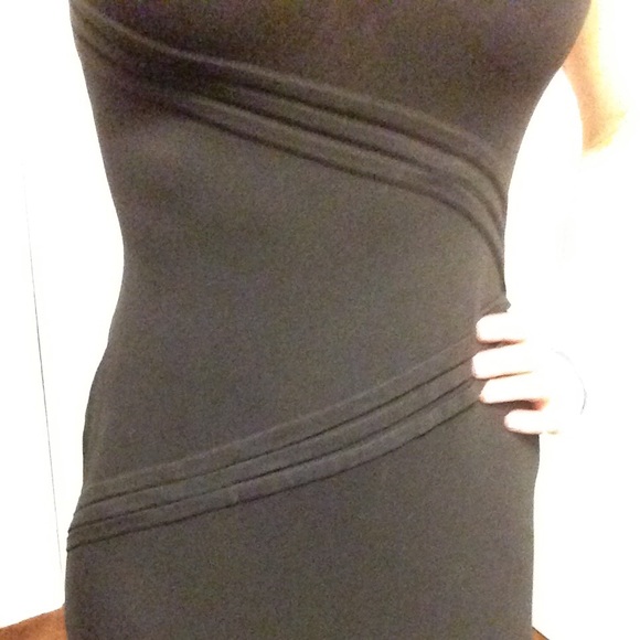 ✋🏻SOLD✋🏻 Black form fitting maxi - Picture 2 of 2