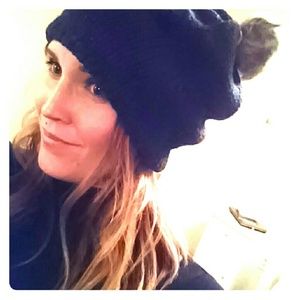Navy slubby hat with faux fur topper