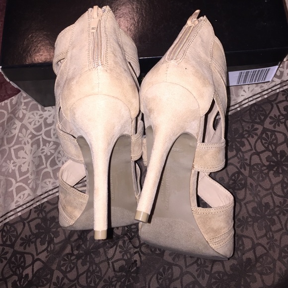 🍂🍁Tan fall heels. - Picture 3 of 4