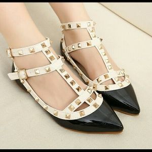 Cute BLACK STUD FLATS