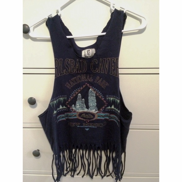 Muscle tank with fringe bottom