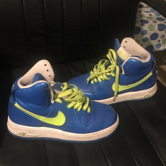 Shoes - Picture 3 of 4