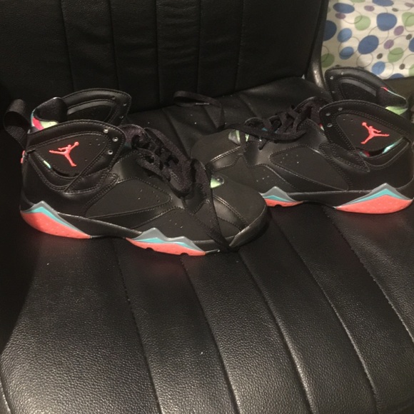 Shoes - Picture 4 of 4
