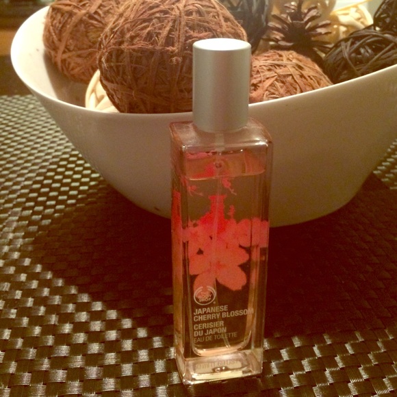 Japanese cherry blossom perfume