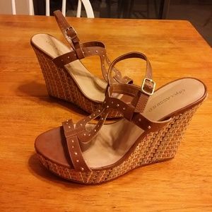 FUN Colorful Stylish Brown Wedges!