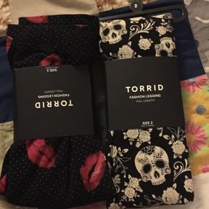 New torrid leggings *only the lip pair avaliable**