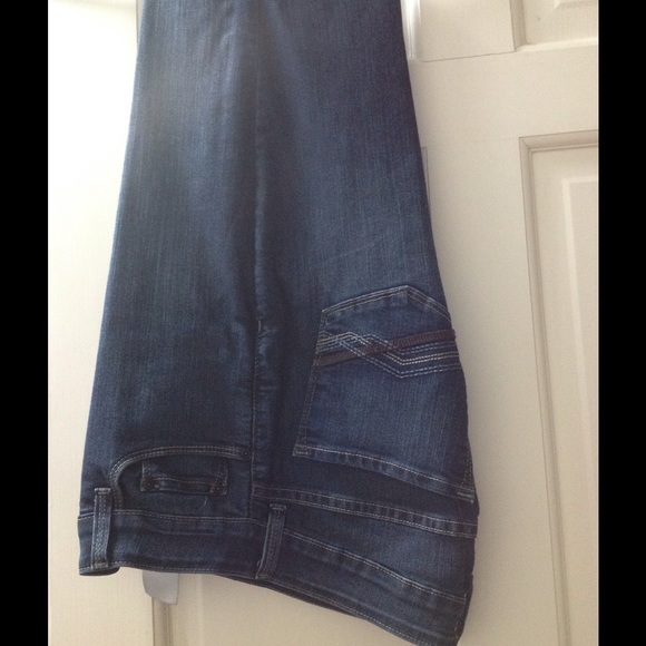 NYDJ size 8 boot jeans. Nice!!