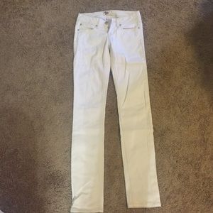 White skinny jeans