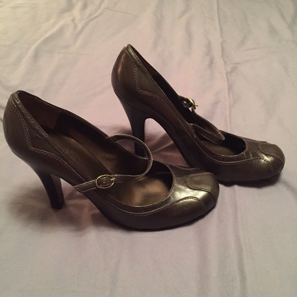 Charles by Charles David Mary Jane style heels