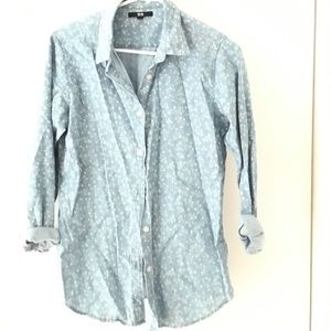 Uniqlo Chambray White Flowers Button Up Shirt