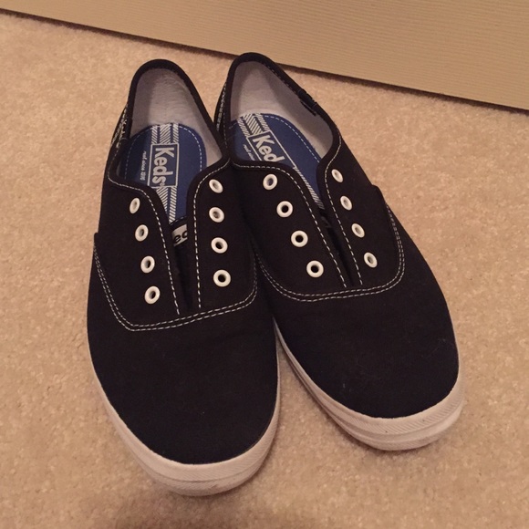 Keds. Black. New condition. Size 8.