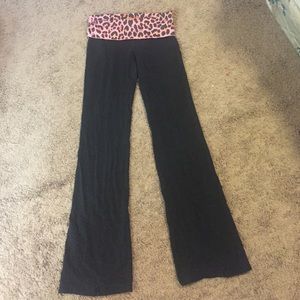 VS yoga pants