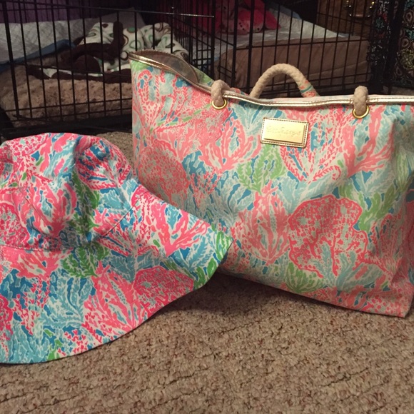 Lilly Pulitzer Lets Cha Cha hat