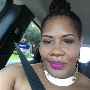 Meet your Posher, Simone