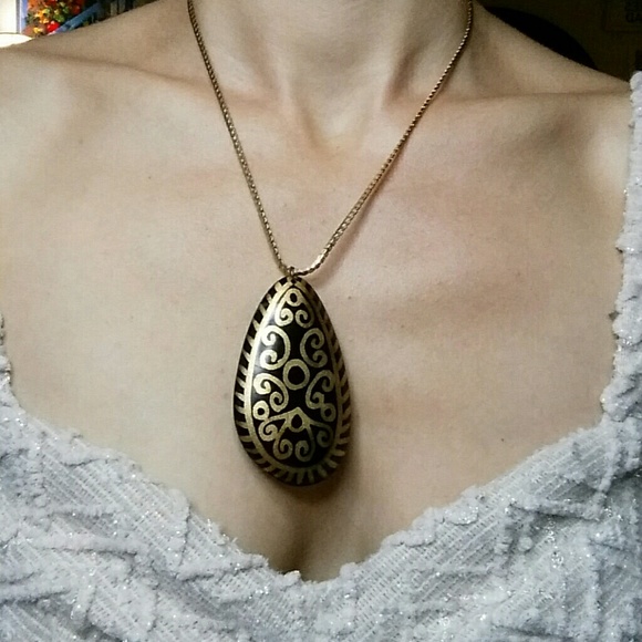 Pierre Cardin Jewelry - Vintage Tribal Painted Pendent Pierre Cardin Chain Pierre Cardin Jewelry - Vintage Tribal Painted Pendent Pierre Cardin Chain