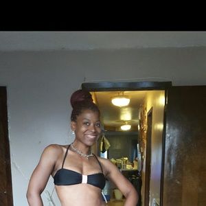 Meet your Posher, Camille