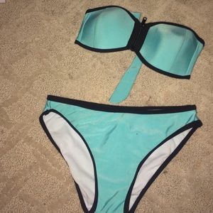 Triangl Bikini Set
