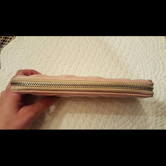 Pink Wallet - Picture 2 of 4