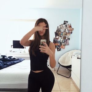 Meet your Posher, Melissa