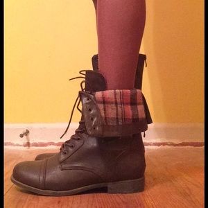 Combat boots