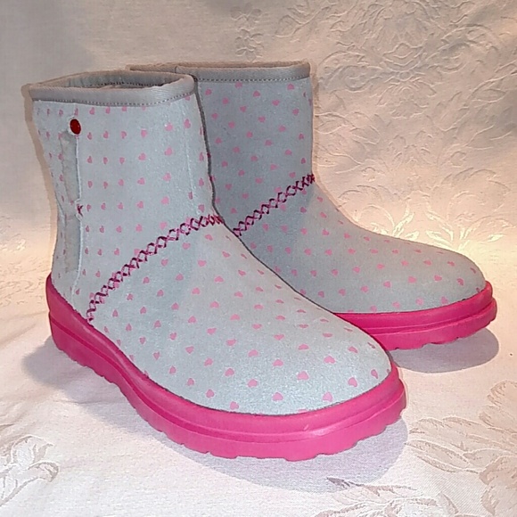 UGG Shoes - SALE Ugg boots Brand New "I 💜 Kisses Mini"