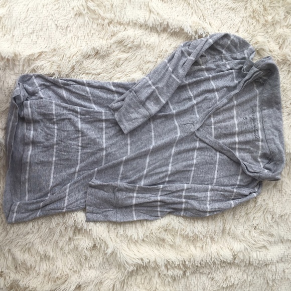 AERO Collared Top - Picture 2 of 2