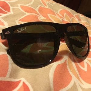 Ray-Ban Black Rb4147 Polarized Sunglasses