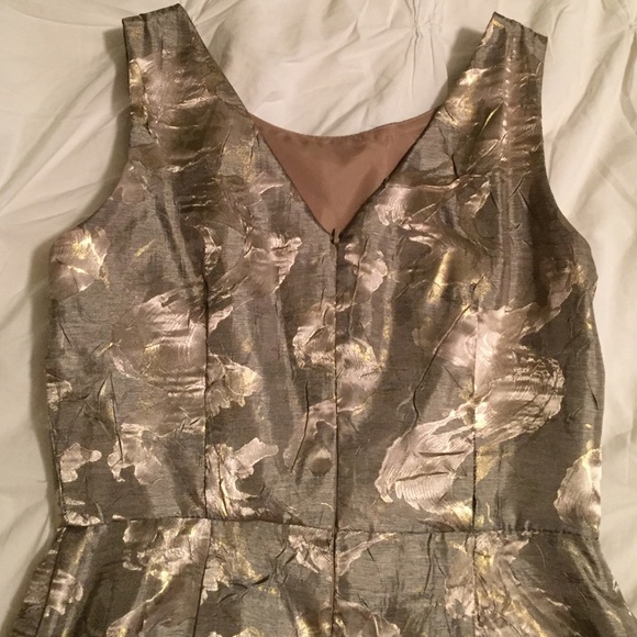 Stunning Gold Donna Ricco Dress - Picture 3 of 4